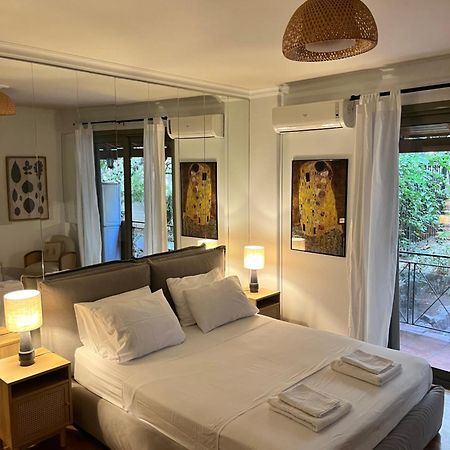 Quiet Apartment With Garden View In Kolonaki เอเธนส์ ภายนอก รูปภาพ