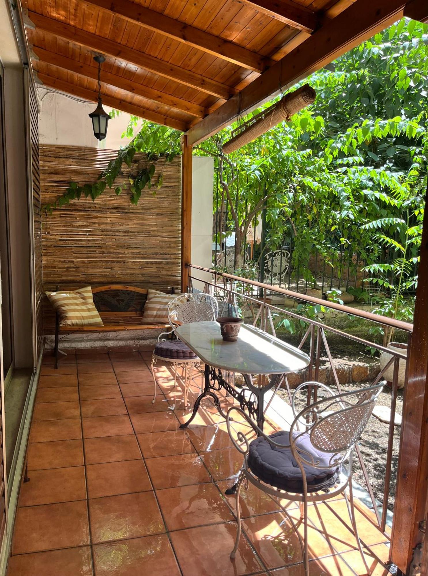 Quiet Apartment With Garden View In Kolonaki เอเธนส์ ภายนอก รูปภาพ
