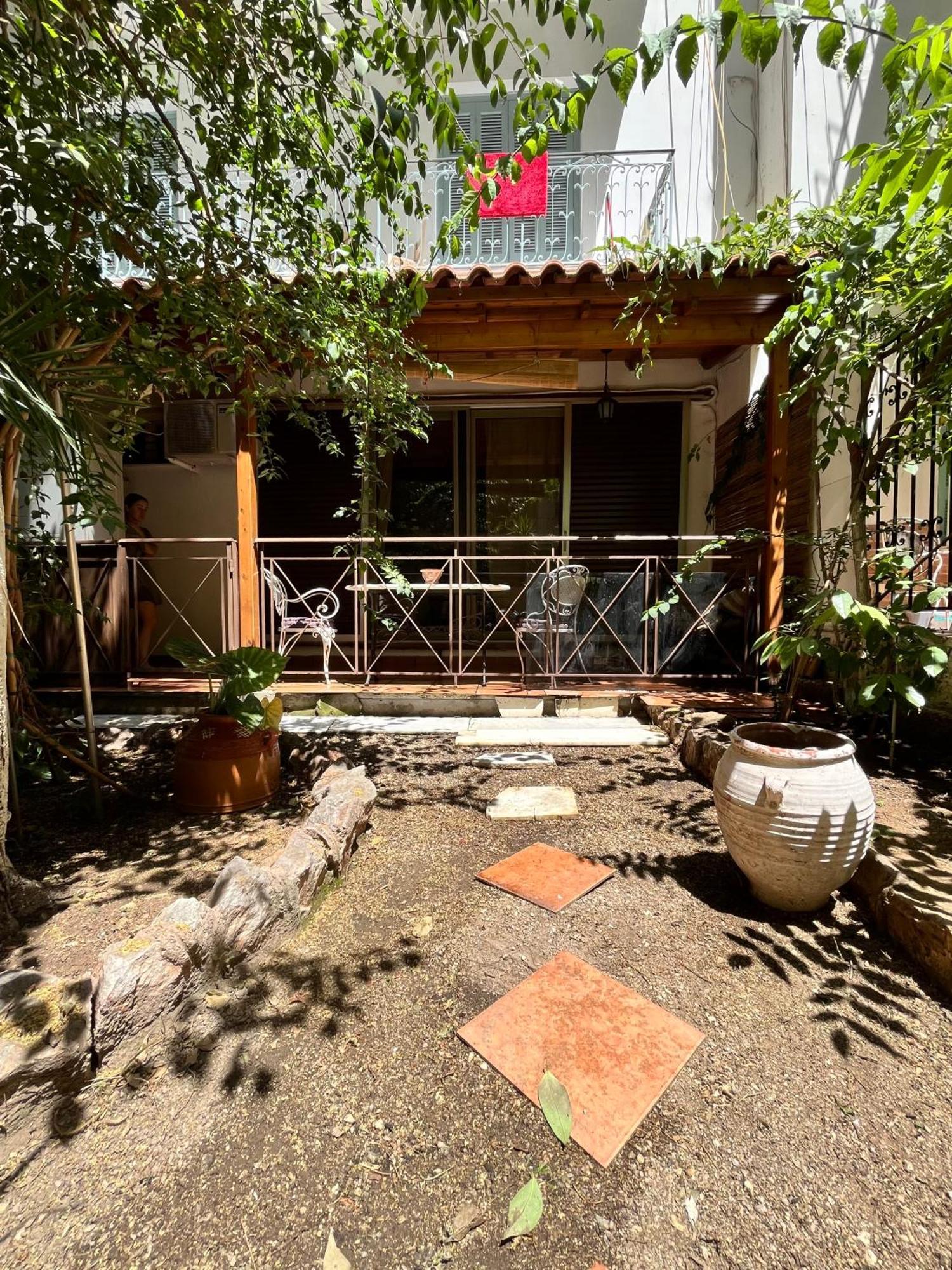 Quiet Apartment With Garden View In Kolonaki เอเธนส์ ภายนอก รูปภาพ